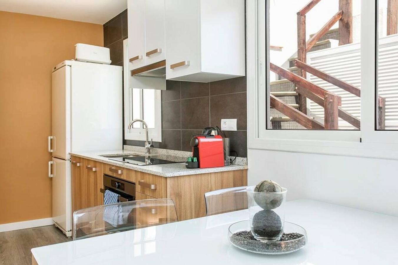 Cozy&New With Terrace Apartment Оспиталет де Лобрегат Екстериор снимка