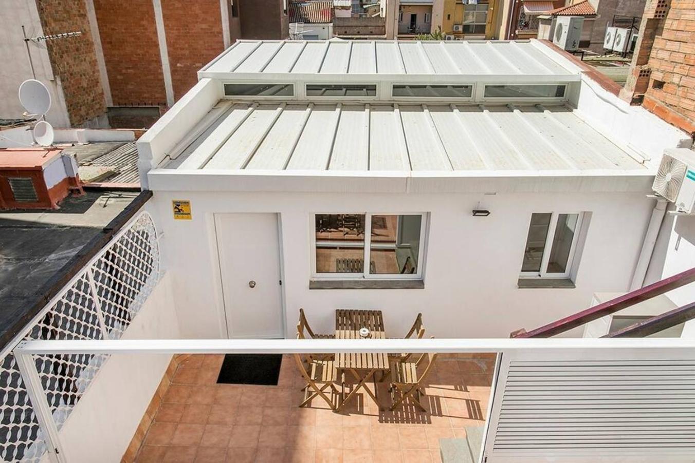 Cozy&New With Terrace Apartment Оспиталет де Лобрегат Екстериор снимка