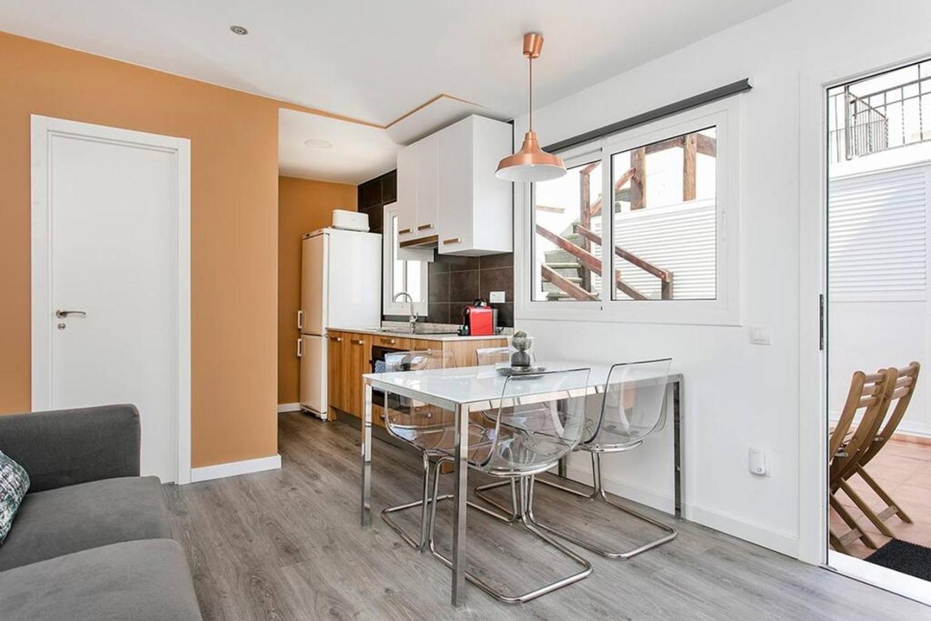 Cozy&New With Terrace Apartment Оспиталет де Лобрегат Екстериор снимка